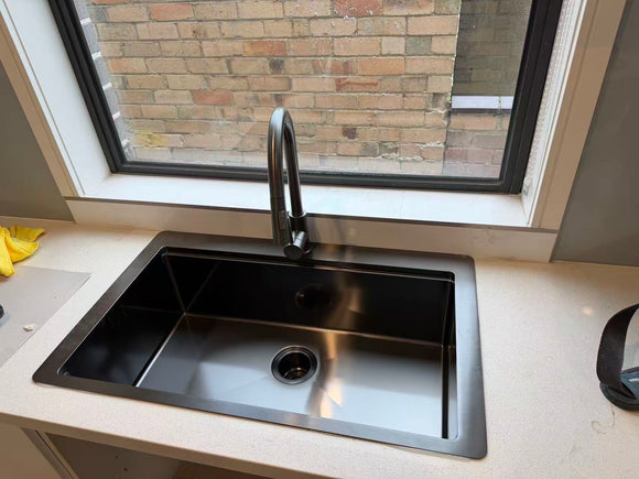 2026 Brushed stainless steel 304 single large bowl kitchen sink hand made 1.5 mm with tap hole 840 mm